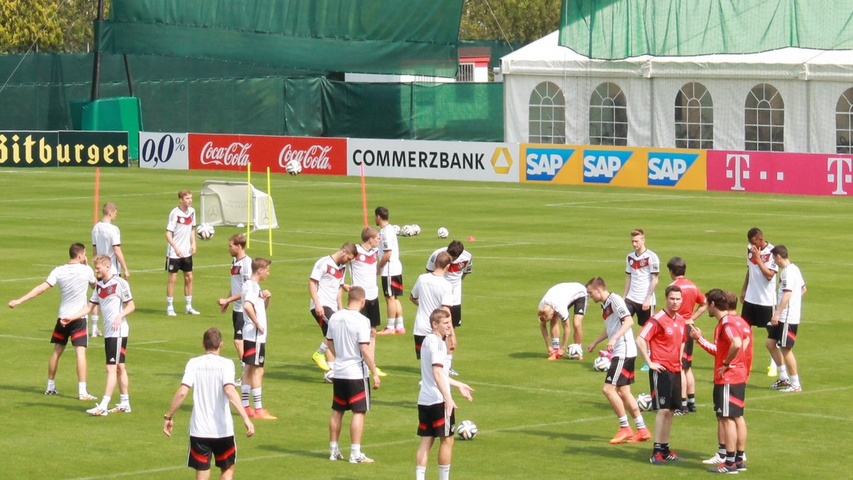 Deutsche Fußball-Nationalmannschaft trainiert im Passeiertal