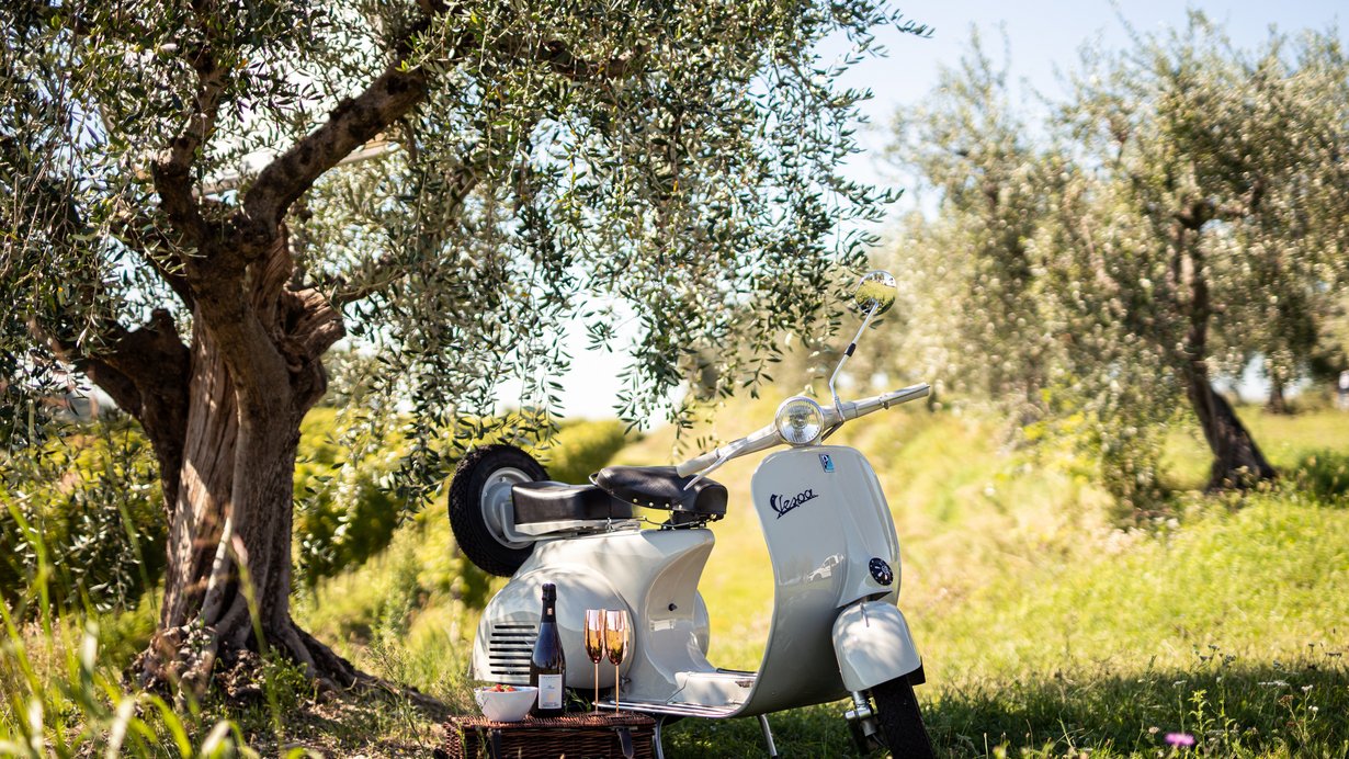 Vespafahren am Gardasee ist Dolce Vita pur