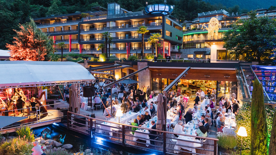 Ein Fest der Extraklasse - 100 Jahre Quellenhof Ein Fest der Extraklasse - 100 Jahre Quellenhof