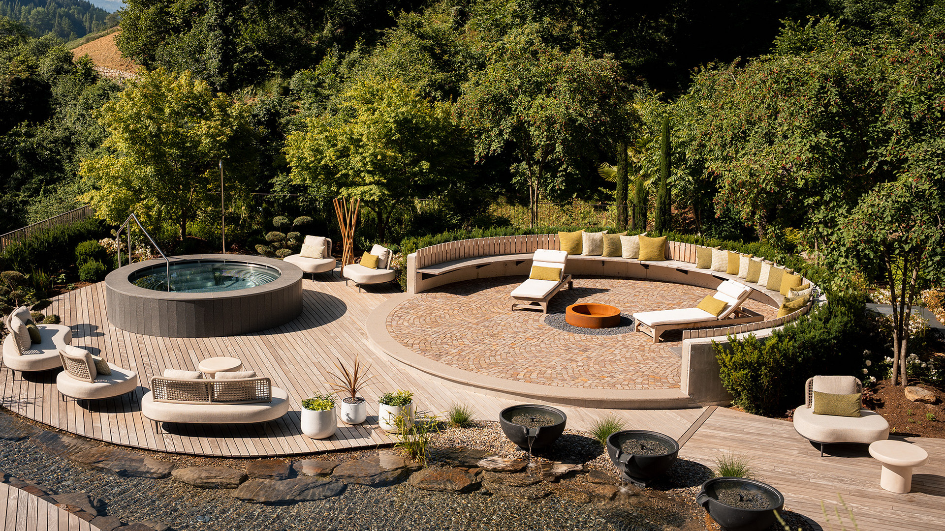 Ihre Quellenhof Luxury Resorts in Südtirol und am Gardasee Ihre Quellenhof Luxury Resorts in Südtirol und am Gardasee